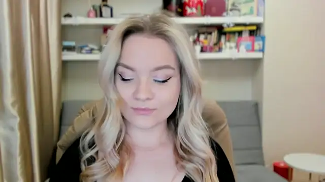 Kara Smith  online show from February 28, 11:17 pm