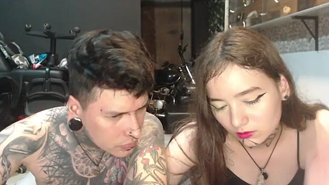 Snapshot of Alucard-Carmila chatting on March 23, 3:54 am Alucard-Carmila online show from March 23, 3:54 am