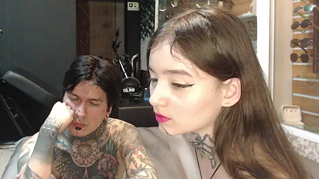 Snapshot of Alucard-Carmila chatting on October 3, 3:47 am Alucard-Carmila online show from October 3, 3:47 am