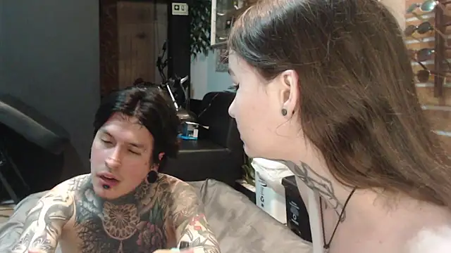 Snapshot of Alucard-Carmila chatting on November 2, 2:36 am Alucard-Carmila online show from November 2, 2:36 am