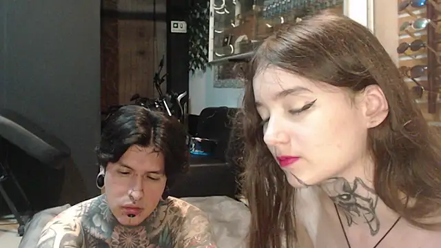 Snapshot of Alucard-Carmila chatting on November 5, 3:28 am Alucard-Carmila online show from November 5, 3:28 am