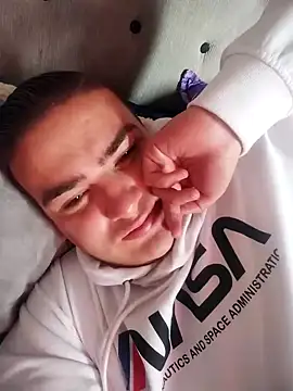 Snapshot of Andy-rtg chatting on October 25, 8:36 pm Andy-rtg online show from October 25, 8:36 pm