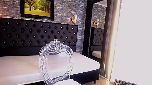 Snapshot of Pamela_milf46 chatting on October 2, 1:07 pm Pamela milf46 online show from October 2, 1:07 pm