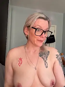 Curvy-Cleo online show from February 25, 10:47 am