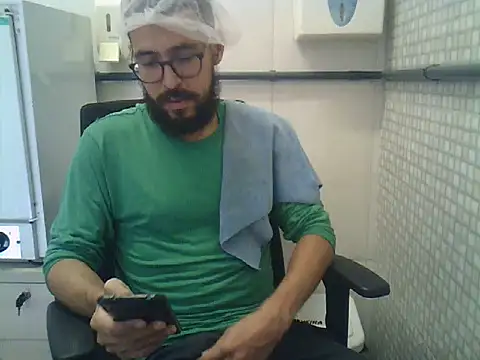 Snapshot of pdasgyn chatting on May 21, 12:56 pm pdasgyn online show from May 21, 12:56 pm