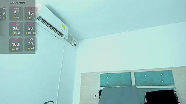 Snapshot of sexyvioletvalerious chatting on February 25, 3:43 pm sexyvioletvalerious online show from February 25, 3:43 pm