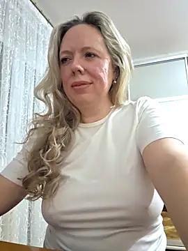 Irina3718 online show from March 4, 5:30 pm