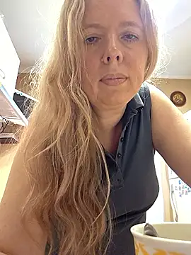 Irina3718 online show from June 3, 3:06 pm
