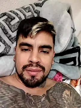 Snapshot of crazyweelove chatting on March 18, 10:48 pm crazyweelove online show from March 18, 10:48 pm