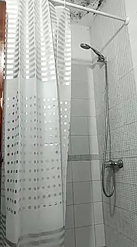 Snapshot of crazyweelove chatting on March 20, 1:35 am crazyweelove online show from March 20, 1:35 am