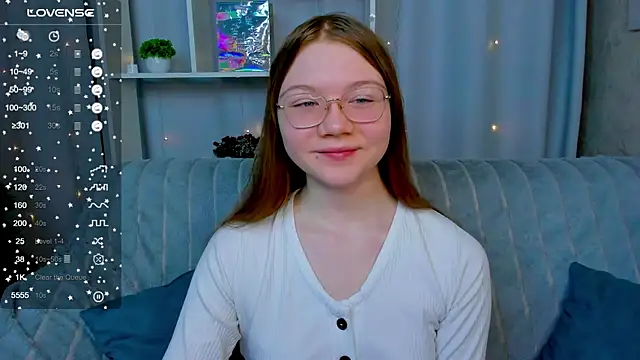 Snapshot of luv_tessa chatting on January 9, 1:30 am luv tessa online show from January 9, 1:30 am