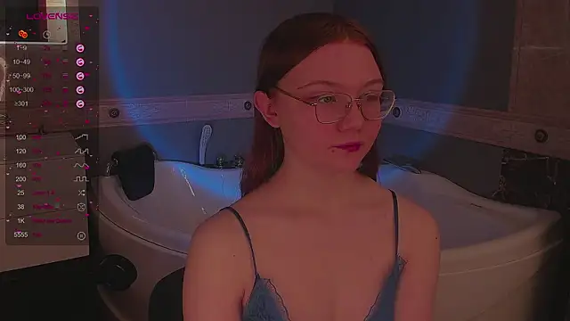 Snapshot of luv_tessa chatting on February 12, 1:33 am luv tessa online show from February 12, 1:33 am