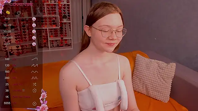 Snapshot of luv_tessa chatting on February 13, 1:23 am luv tessa online show from February 13, 1:23 am