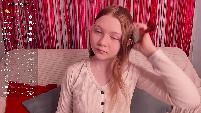 Snapshot of luv_tessa chatting on February 14, 1:57 am luv tessa online show from February 14, 1:57 am