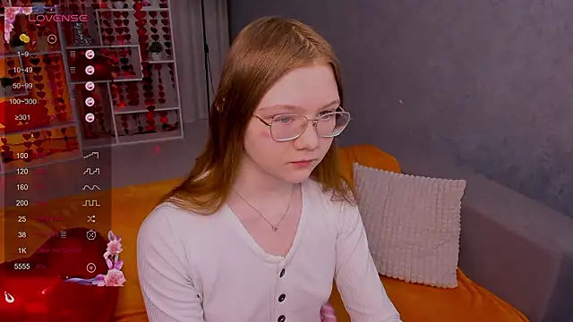 Snapshot of luv_tessa chatting on February 18, 1:34 am luv tessa online show from February 18, 1:34 am