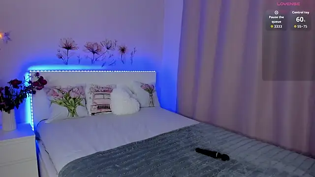 Eva McCoy online show from September 16, 6:47 am