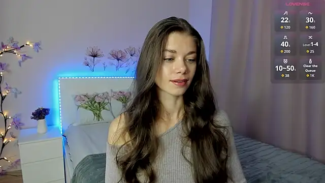 Eva McCoy online show from October 3, 8:00 am