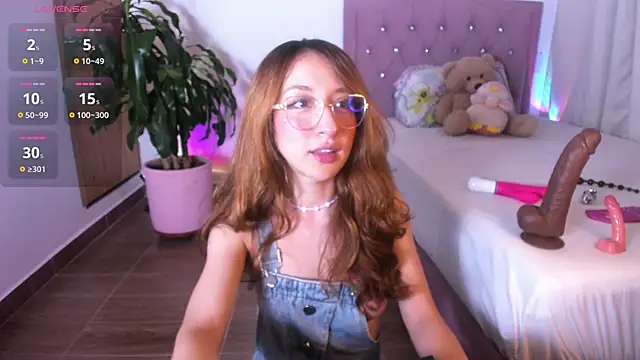 Snapshot of catalina_uwu chatting on May 22, 10:59 pm catalina uwu online show from May 22, 10:59 pm