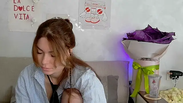 SweetDarling7 online show from April 17, 7:00 am