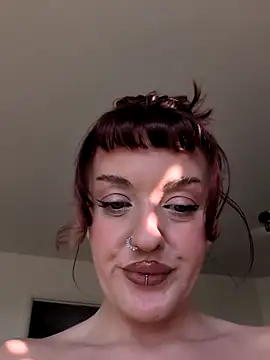 Petite Juicy Olive online show from November 20, 10:15 am