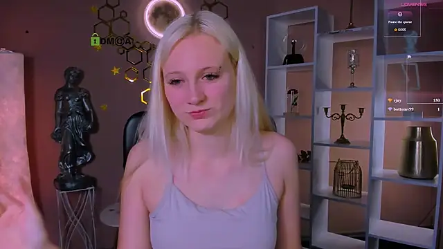 Snapshot of madam_uliis chatting on June 16, 1:58 pm madam uliis online show from June 16, 1:58 pm