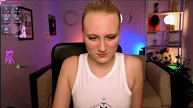 Snapshot of madam_uliis chatting on June 27, 3:50 pm madam uliis online show from June 27, 3:50 pm