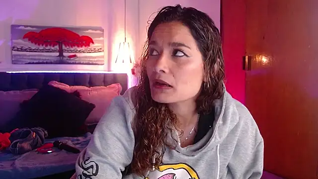 Rose Thompson1 online show from November 16, 2:00 pm