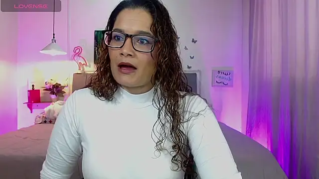 Rose Thompson1 online show from April 15, 1:40 pm