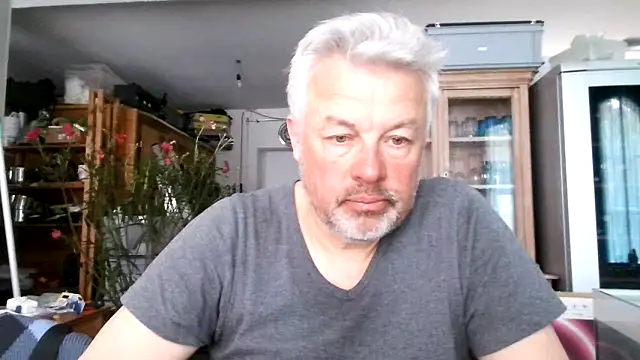 Snapshot of Berg_Boy chatting on March 12, 12:04 pm Berg Boy online show from March 12, 12:04 pm