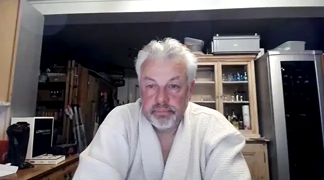 Snapshot of Berg_Boy chatting on March 18, 7:53 pm Berg Boy online show from March 18, 7:53 pm