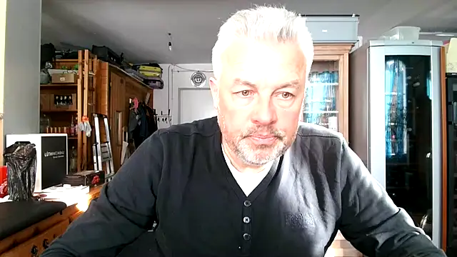 Snapshot of Berg_Boy chatting on March 20, 3:25 pm Berg Boy online show from March 20, 3:25 pm