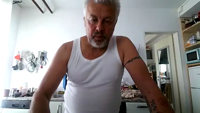 Snapshot of Berg_Boy chatting on September 9, 10:26 am Berg Boy online show from September 9, 10:26 am