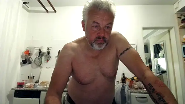 Snapshot of Berg_Boy chatting on September 16, 3:51 am Berg Boy online show from September 16, 3:51 am