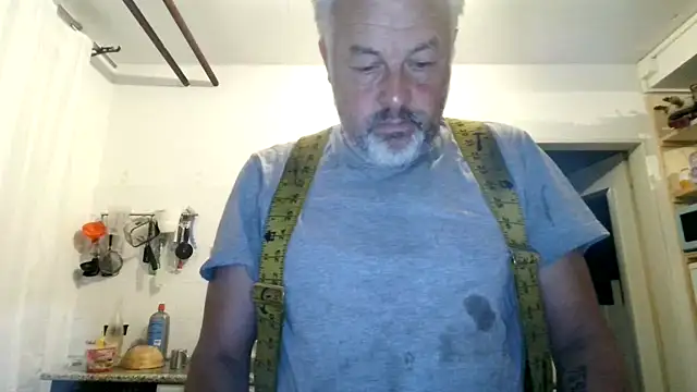 Snapshot of Berg_Boy chatting on September 23, 4:04 am Berg Boy online show from September 23, 4:04 am