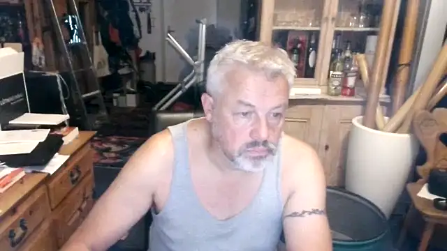 Snapshot of Berg_Boy chatting on September 26, 10:03 pm Berg Boy online show from September 26, 10:03 pm