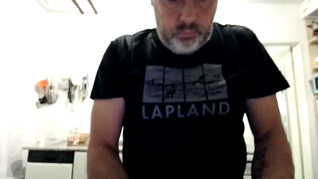 Snapshot of Berg_Boy chatting on October 2, 4:41 am Berg Boy online show from October 2, 4:41 am