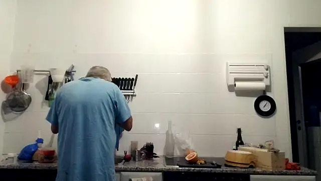 Snapshot of Berg_Boy chatting on October 5, 5:06 am Berg Boy online show from October 5, 5:06 am