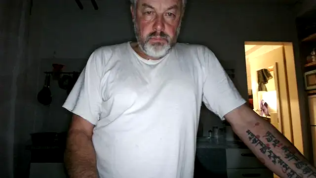 Snapshot of Berg_Boy chatting on October 28, 4:38 am Berg Boy online show from October 28, 4:38 am