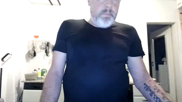 Snapshot of Berg_Boy chatting on November 18, 5:34 am Berg Boy online show from November 18, 5:34 am