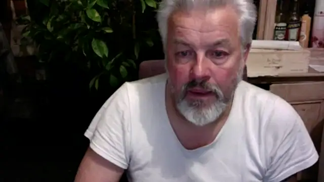 Snapshot of Berg_Boy chatting on November 21, 1:04 am Berg Boy online show from November 21, 1:04 am