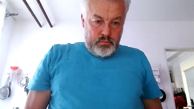 Snapshot of Berg_Boy chatting on November 22, 8:02 am Berg Boy online show from November 22, 8:02 am