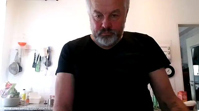 Snapshot of Berg_Boy chatting on November 24, 12:05 pm Berg Boy online show from November 24, 12:05 pm