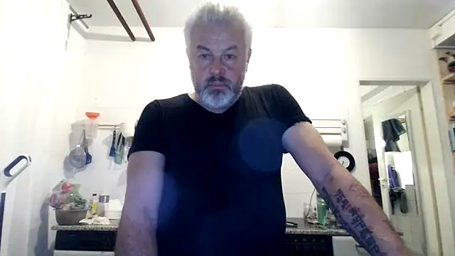 Snapshot of Berg_Boy chatting on November 26, 5:30 am Berg Boy online show from November 26, 5:30 am