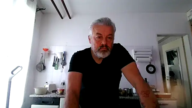 Snapshot of Berg_Boy chatting on November 30, 9:02 am Berg Boy online show from November 30, 9:02 am