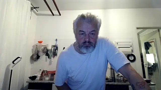 Snapshot of Berg_Boy chatting on December 19, 5:25 am Berg Boy online show from December 19, 5:25 am