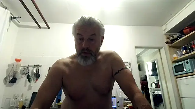 Snapshot of Berg_Boy chatting on January 10, 6:37 am Berg Boy online show from January 10, 6:37 am