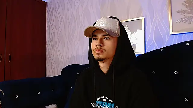 MathewAdams online show from November 14, 6:28 pm