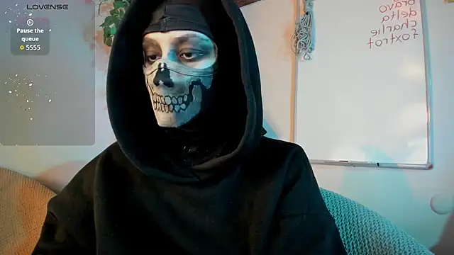 Snapshot of cos_operator chatting on October 30, 7:14 pm cos operator online show from October 30, 7:14 pm