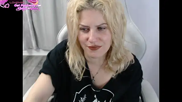 Snapshot of BellaStar84 chatting on November 25, 1:33 pm BellaStar84 online show from November 25, 1:33 pm