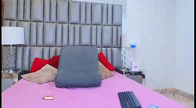 CamilaJohnston online show from March 15, 8:21 pm